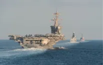 Iran tuyên bố phóng tên lửa hành trình vào tàu sân bay của Mỹ 