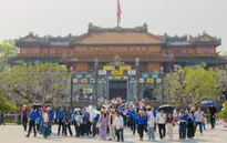 Mở cửa di tích dịp Giải phóng Huế, hàng nghìn du khách tham quan