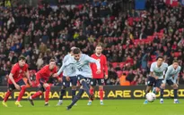 Kịch tính phút bù giờ, Anh đánh rơi chiến thắng trước Uruguay