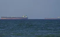 Iran đe dọa tấn công các tàu tiếp cận eo biển Hormuz 