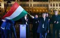 Hungary gỡ bỏ lệnh phong tỏa viện trợ của EU cho Ukraine