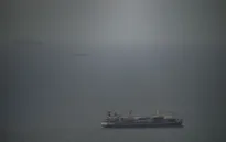 Iran bắt giữ 2 tàu chở hàng ở eo biển Hormuz 