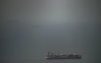 Tổng thống Trump ra lệnh bắn tàu Iran rải mìn tại eo biển Hormuz