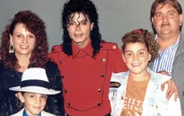 Đạo diễn phim "Leaving Neverland" chỉ trích gay gắt phim "Michael" 