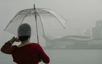 Mưa lớn, không khí lạnh tràn qua miền Nam Trung Quốc