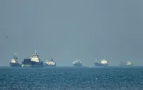 Tàu chở dầu đầu tiên của Trung Quốc bị tấn công gần eo biển Hormuz 