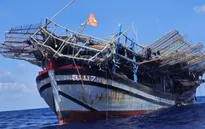 Hỗ trợ khẩn cấp tàu cá gặp nạn cùng 57 ngư dân trên vùng biển Trường Sa