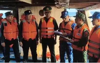 Bàn giao 2 tàu cá cùng 10 ngư dân gặp nạn cho lực lượng chấp pháp Trung Quốc
