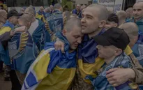 Nga, Ukraine trao đổi 205 tù binh mỗi bên