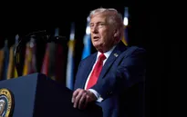 Tổng thống Trump không vội đưa ra quyết định về Iran và eo biển Hormuz 