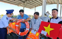 Vùng Cảnh sát biển 2 tuyên truyền IUU cho hơn 100 ngư dân phường Thuận An, thành phố Huế