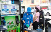 Giá xăng E10 giảm hơn 1.000 đồng/lít