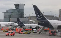 Máy bay Boeing 787 bị sập càng mũi tại sân bay Frankfurt