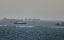 Mỹ, Iran cùng tuyên bố kiểm soát eo biển Hormuz