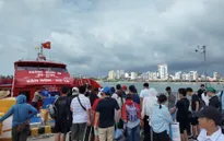 Hơn 5.000 du khách được đưa khỏi vùng nguy hiểm trước bão số 1
