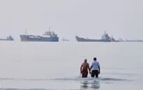 Mỹ rút lại kế hoạch thu phí với các tàu qua eo biển Hormuz