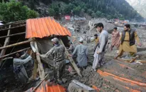 Afghanistan tìm kiếm người còn sống sau lũ quét