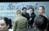 Nghi phạm vụ nổ súng tại Thái Lan đầu thú trên sóng trực tiếp