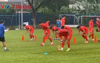 ĐT Việt Nam ngày đầu tập luyện trên mặt cỏ lá gừng