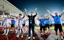 ĐT Việt Nam tri ân khán giả tới sân Kuala Lumpur cổ vũ trận đấu với ĐT Malaysia