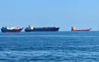 Lượng dầu qua eo biển Hormuz cao nhất 6 tháng