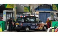 Giá dầu diesel tăng đẩy cao áp lực lạm phát tại Anh