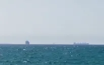 Bất đồng về việc khơi thông eo biển Hormuz