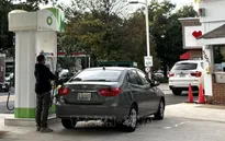 Mỹ cân nhắc tạm ngưng thuế xăng liên bang khi giá nhiên liệu tăng mạnh