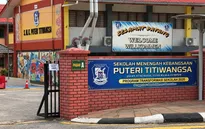 Malaysia đóng cửa trường học do khói mù