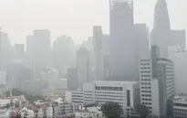 Khói mù cháy rừng bao trùm Indonesia và Singapore
