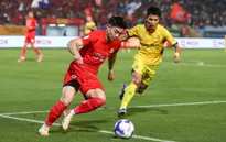 VAR vào cuộc, Công an Hà Nội vẫn chưa thể có chiến thắng