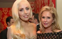 Lady Gaga lo lắng vì phát tướng