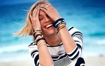 Candice Swanepoel khen Rihanna, Scarlett Johansson gợi cảm