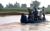 Lật thuyền trên sông Ba, hai mẹ con chết đuối