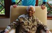 Cristiano Ronaldo và các ngôi sao đồng loạt thương tiếc Nelson Mandela