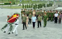 Bộ trưởng Trần Đại Quang thăm và tặng quà nhân ngày Thương binh Liệt sỹ tại Ninh Bình