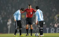 Tevez phủ nhận chuyện xích mích với Messi