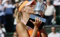 Tự làm khó mình, Maria Sharapova vẫn đăng quang Roland Garros 2014