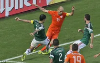 Robben thừa nhận cố tình nằm sân kiếm phạt đền