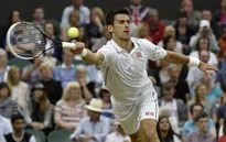 Wimbledon 2014: Thắng "hú vía" Cilic, Nole đụng Dimitrov tại bán kết