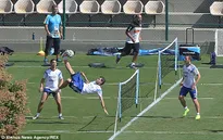 Argentina chơi "tennis" thư giãn trước đại chiến Hà Lan