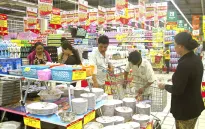 Gần Tết, hàng Trung Quốc đội lốt hàng "xịn" xâm nhập thị trường