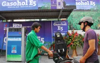 Mỗi lít xăng sinh học E5 đang lỗ 434 đồng