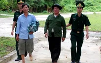 Bắt 8 đối tượng vượt biên trái phép sang Lào