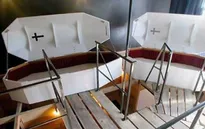 Lạ mắt khách sạn có giường bằng… quan tài