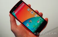 "Trên tay" Nexus 5 phiên bản đỏ của Google