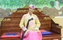 Ngọc Hân mặc Hanbok lộng lẫy ở Hàn Quốc