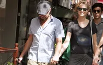 Leonardo DiCaprio công khai “tay trong tay” với bồ trẻ tại New York