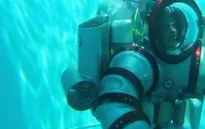Thám hiểm lòng đại dương dễ dàng hơn với Exosuit