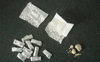Bắt 2 đối tượng tàng trữ 1.500 tép heroin tại khách sạn